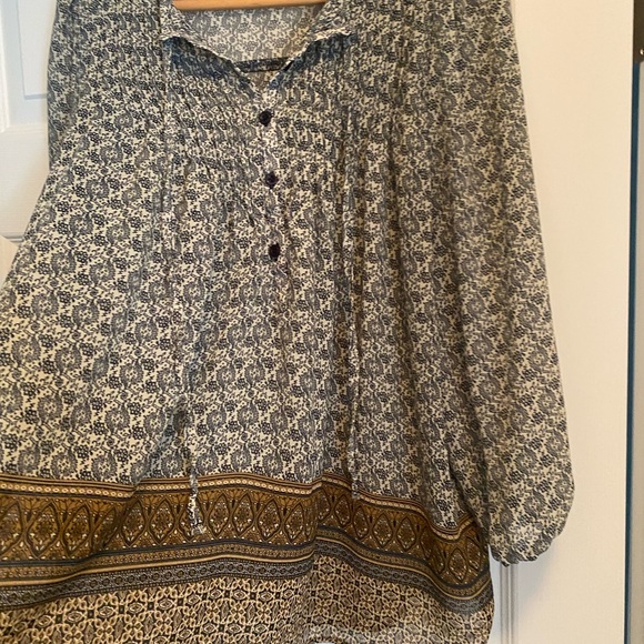 Elegant Blue and Brown Patterned Blouse - Picture 6 of 14